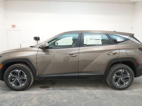 New 2026 Hyundai Tucson Blue SE image 4