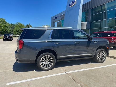 Used 2021 GMC Yukon Denali w/ Denali Premium Package AWD/4WD image 2