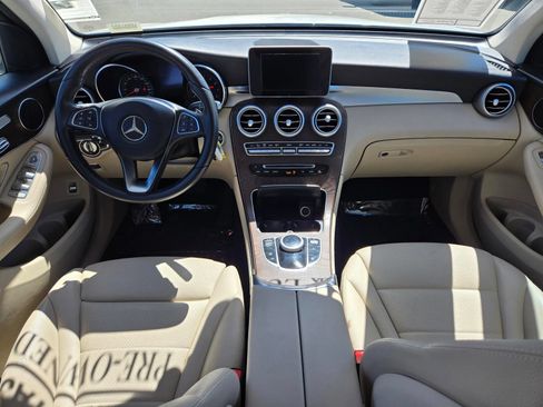 Used 2019 Mercedes-Benz GLC 300 4MATIC image 18