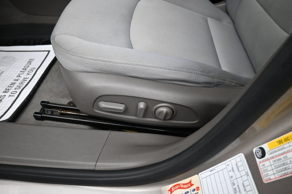 Used 2022 Chevrolet Malibu LT FWD image 28