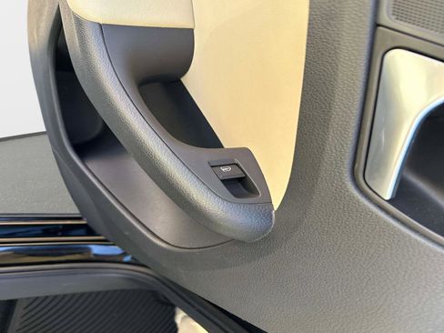 Used 2017 Volkswagen Jetta SE image 12