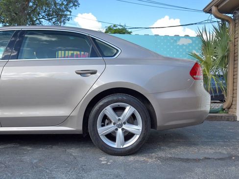 Used 2015 Volkswagen Passat TDI SE image 9