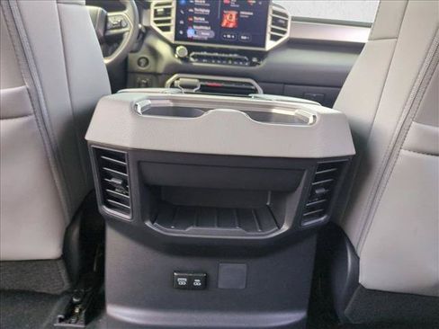 Used 2025 Toyota Tundra Limited AWD/4WD image 20
