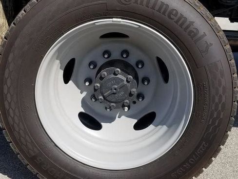 New 2025 Ford F550 4x4 Regular Cab Super Duty image 27