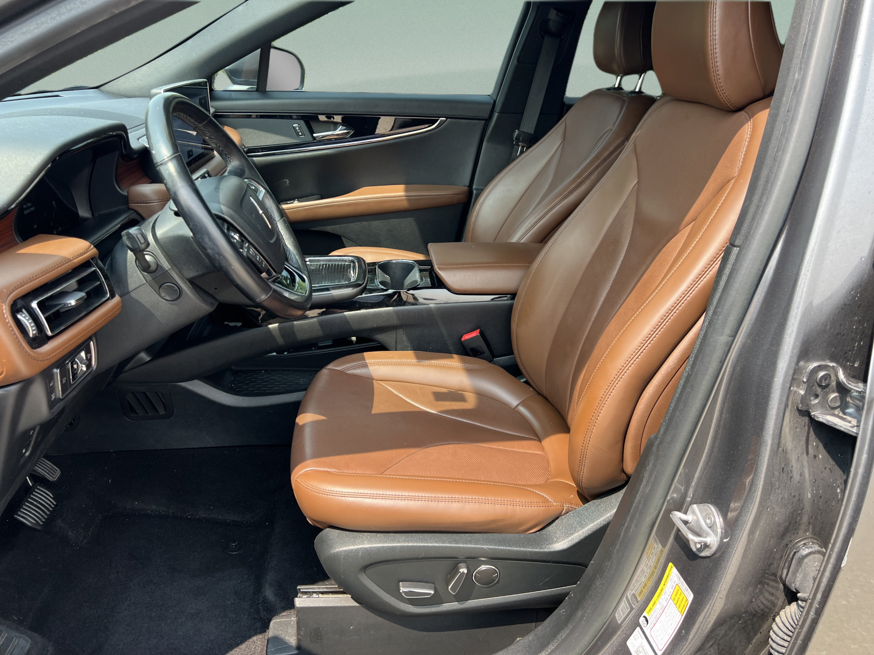 Used 2022 Lincoln Nautilus Reserve FWD image 8