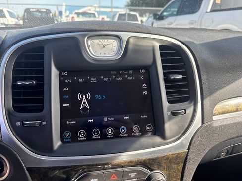 Used 2017 Chrysler 300 C AWD/4WD image 12