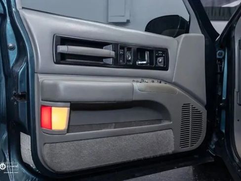 Used 1995 Chevrolet Impala SS RWD image 10