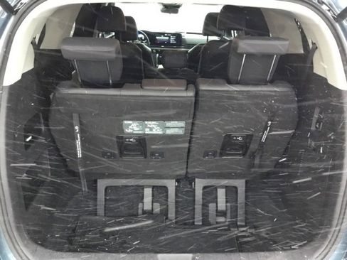 Used 2024 Kia Carnival SX image 10