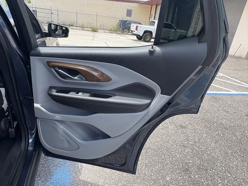 Used 2018 GMC Terrain SLE w/ Driver Convenience Package FWD image 15