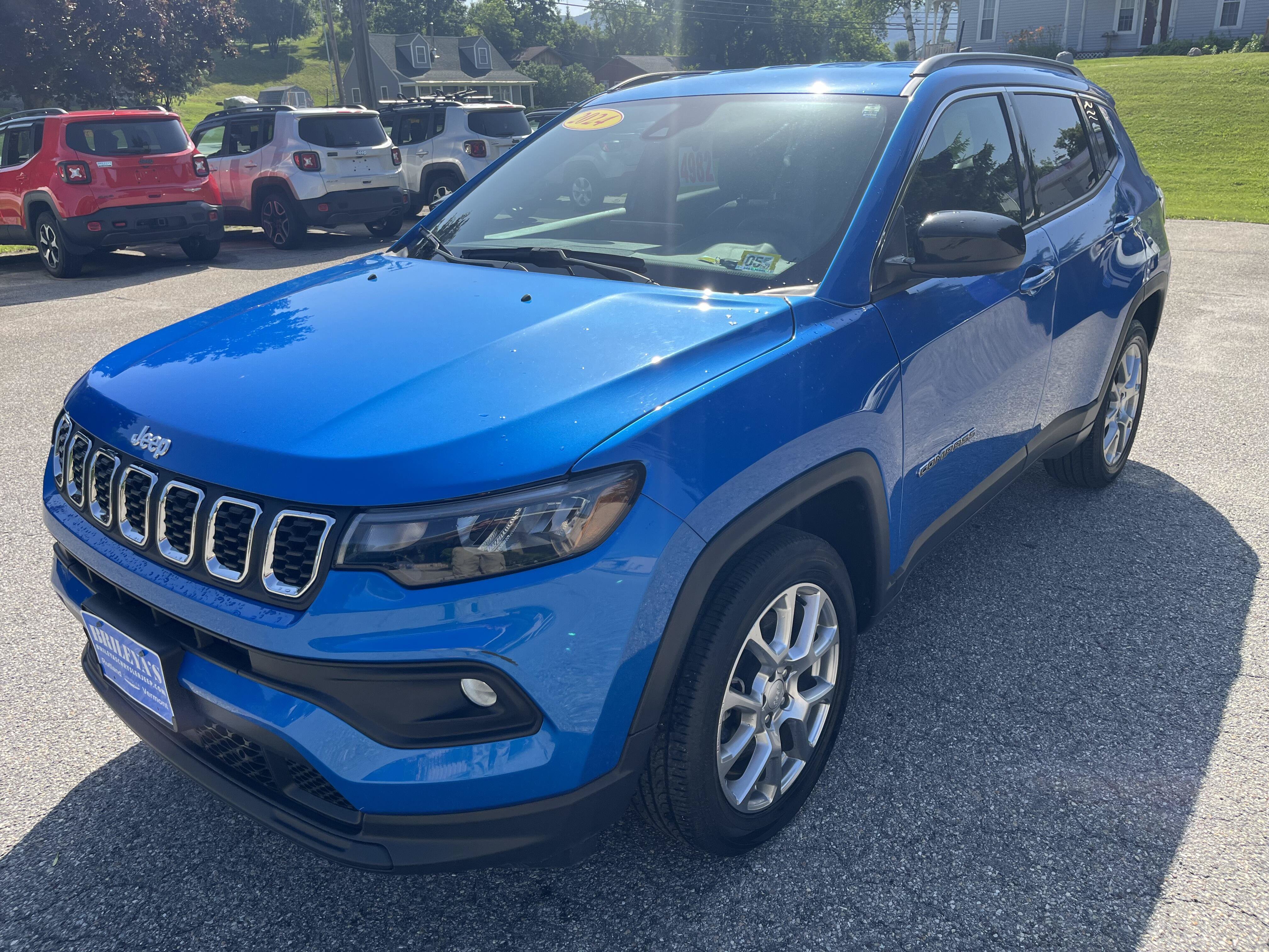 Certified 2024 Jeep Compass Latitude AWD/4WD image 1