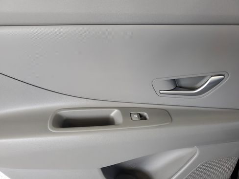 Used 2023 Hyundai Elantra SEL image 12