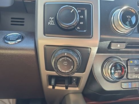 Used 2018 Ford F150 King Ranch w/ Equipment Group 601A Luxury AWD/4WD image 22