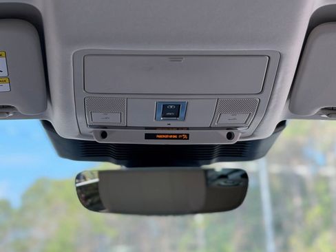 Used 2023 Land Rover Discovery Sport S image 49