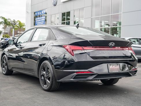 Used 2023 Hyundai Elantra SEL w/ Cargo Package FWD image 8