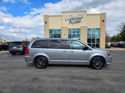 Used 2014 Dodge Grand Caravan SE w/ Quick Order Package 29E SE FWD image 1
