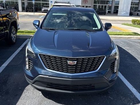 Used 2021 Cadillac XT4 Luxury image 3
