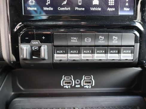 Used 2025 RAM 2500 Laramie image 29