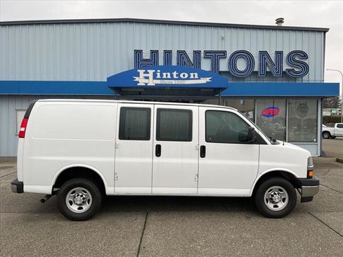 Used 2019 Chevrolet Express 2500 w/ Driver Convenience Package RWD image 2