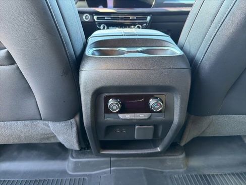 Used 2025 Chevrolet Traverse Z71 w/ Enhanced Driving Package AWD/4WD image 20