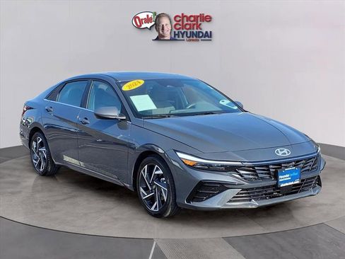 Used 2024 Hyundai Elantra SEL w/ Convenience Package image 7