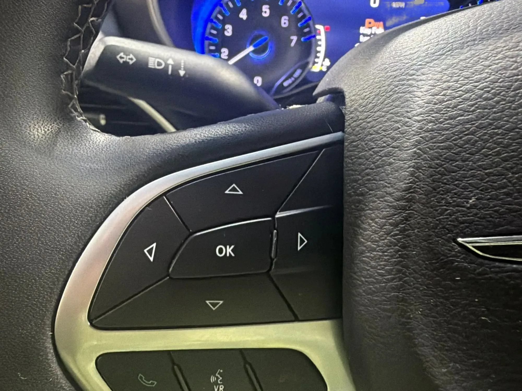 Used 2023 Chrysler Pacifica Touring-L FWD image 21