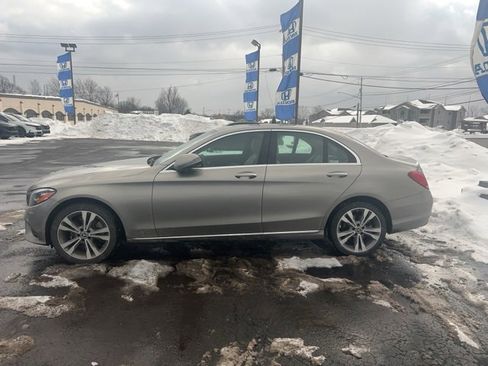 Used 2021 Mercedes-Benz C 300 4MATIC Sedan image 4