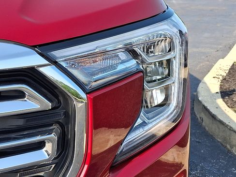 Used 2023 GMC Terrain SLT AWD/4WD image 9