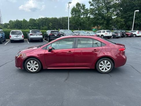 Used 2022 Toyota Corolla LE FWD image 8