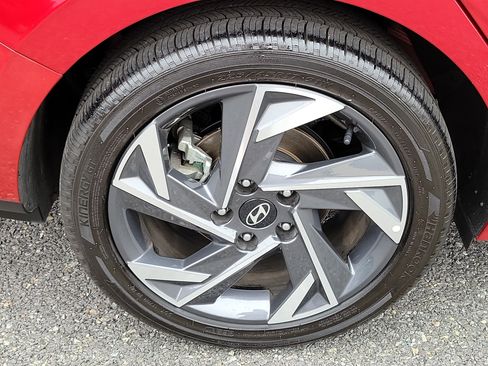 Certified 2025 Hyundai Elantra SEL FWD image 25