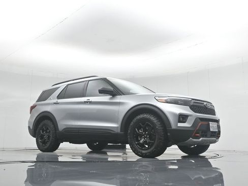 Used 2023 Ford Explorer Timberline image 4