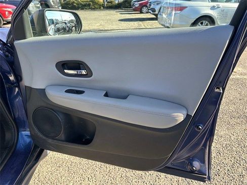 Used 2016 Honda HR-V LX image 8