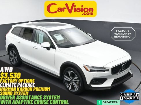 Used 2025 Volvo V60 B5 Cross Country Plus AWD/4WD image 1