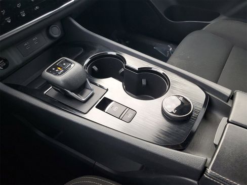 Used 2024 Nissan Rogue S image 19