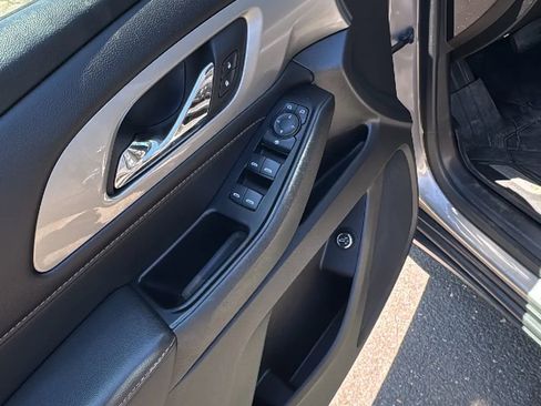 Used 2019 Chevrolet Traverse LT w/ LPO, Floor Liner Package AWD/4WD image 10