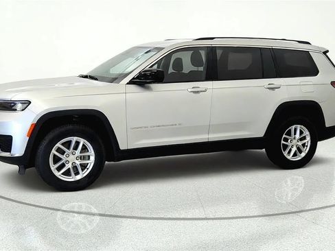 Used 2022 Jeep Grand Cherokee L Laredo w/ Luxury Tech Group I AWD/4WD image 3