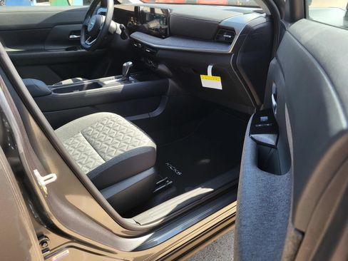 New 2026 Nissan Kicks SV w/ SV Premium Package FWD image 10
