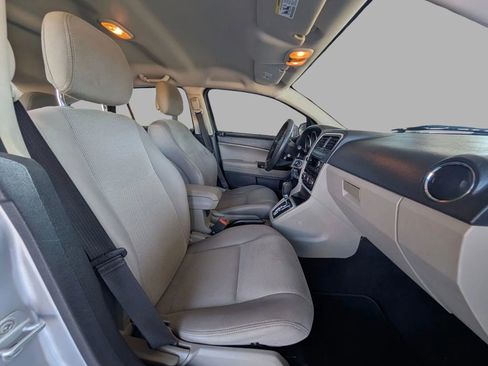 Used 2010 Dodge Caliber SXT FWD image 32