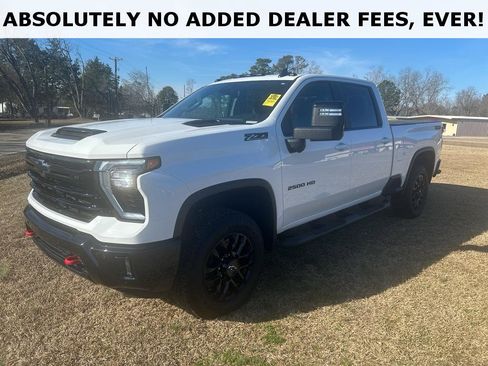 Used 2025 Chevrolet Silverado 2500 LT w/ Trail Boss Package image 2
