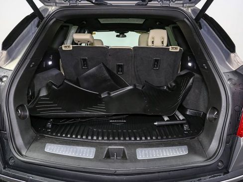 Used 2017 Cadillac XT5 Luxury w/ Driver Awareness Package image 10