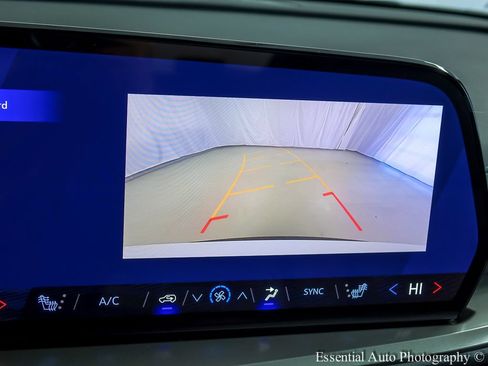 Used 2026 Chevrolet Traverse LT w/ LPO, Floor Liner Package FWD image 16