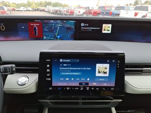 Used 2024 Lincoln Nautilus Premier w/ Equipment Group 102A image 19