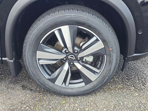 Used 2023 Nissan Rogue SL w/ SL Premium Package image 9