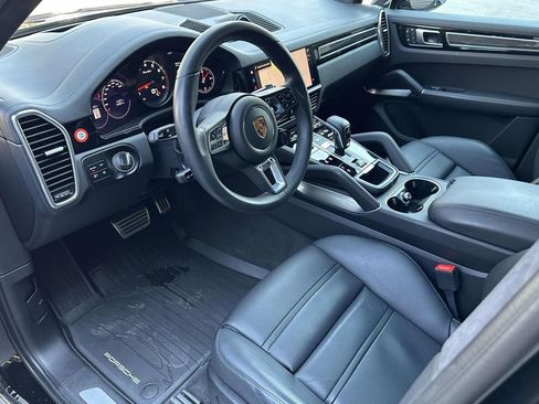 Certified 2023 Porsche Cayenne Turbo image 11