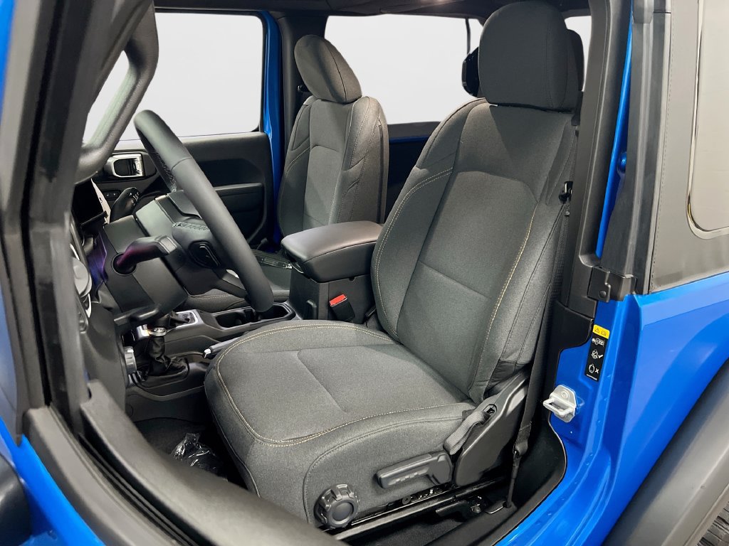 Used 2025 Jeep Wrangler Sport AWD/4WD image 20