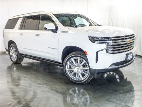 Certified 2022 Chevrolet Suburban High Country w/ Premium Package AWD/4WD image 2