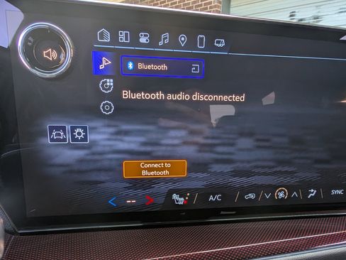 Used 2025 Chevrolet Traverse Z71 w/ Driver Confidence Package image 28