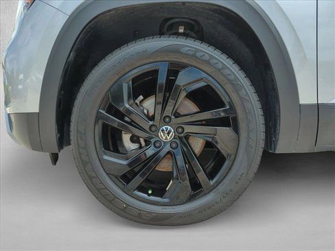 Used 2022 Volkswagen Atlas SE FWD image 25
