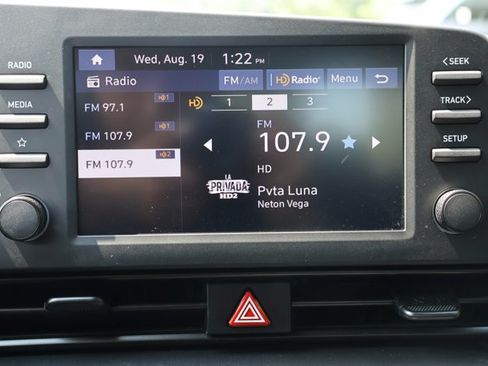 Used 2025 Hyundai Elantra Sport FWD image 17