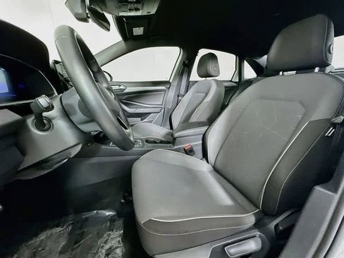 Used 2025 Volkswagen Jetta Sport FWD image 11