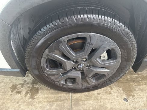 Used 2024 Subaru Ascent Onyx Edition image 2